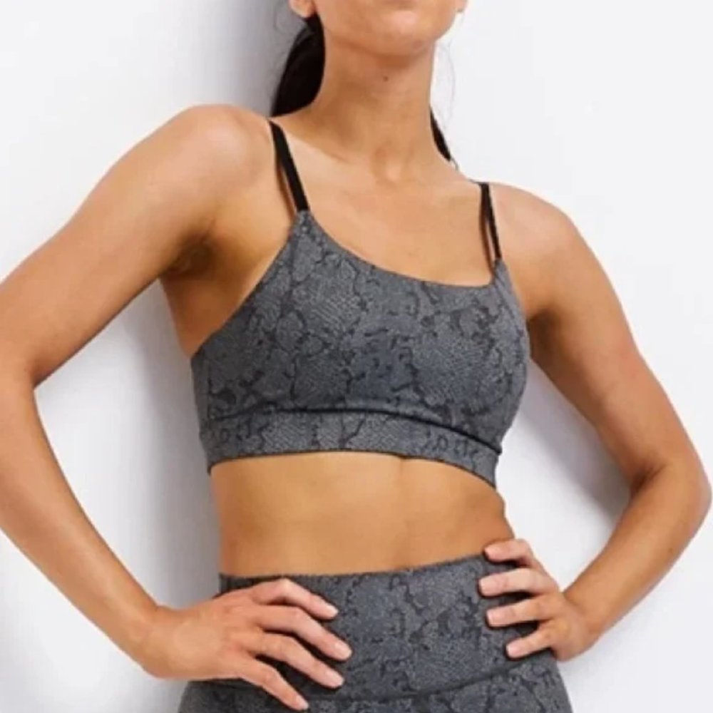 NWT! MATCHING SET! All Fenix Python Charcoal Sports Bra & 7/8 Leggings